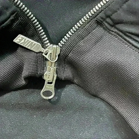 Vintage Y2K Nike track jacket - Picture 3 of 8